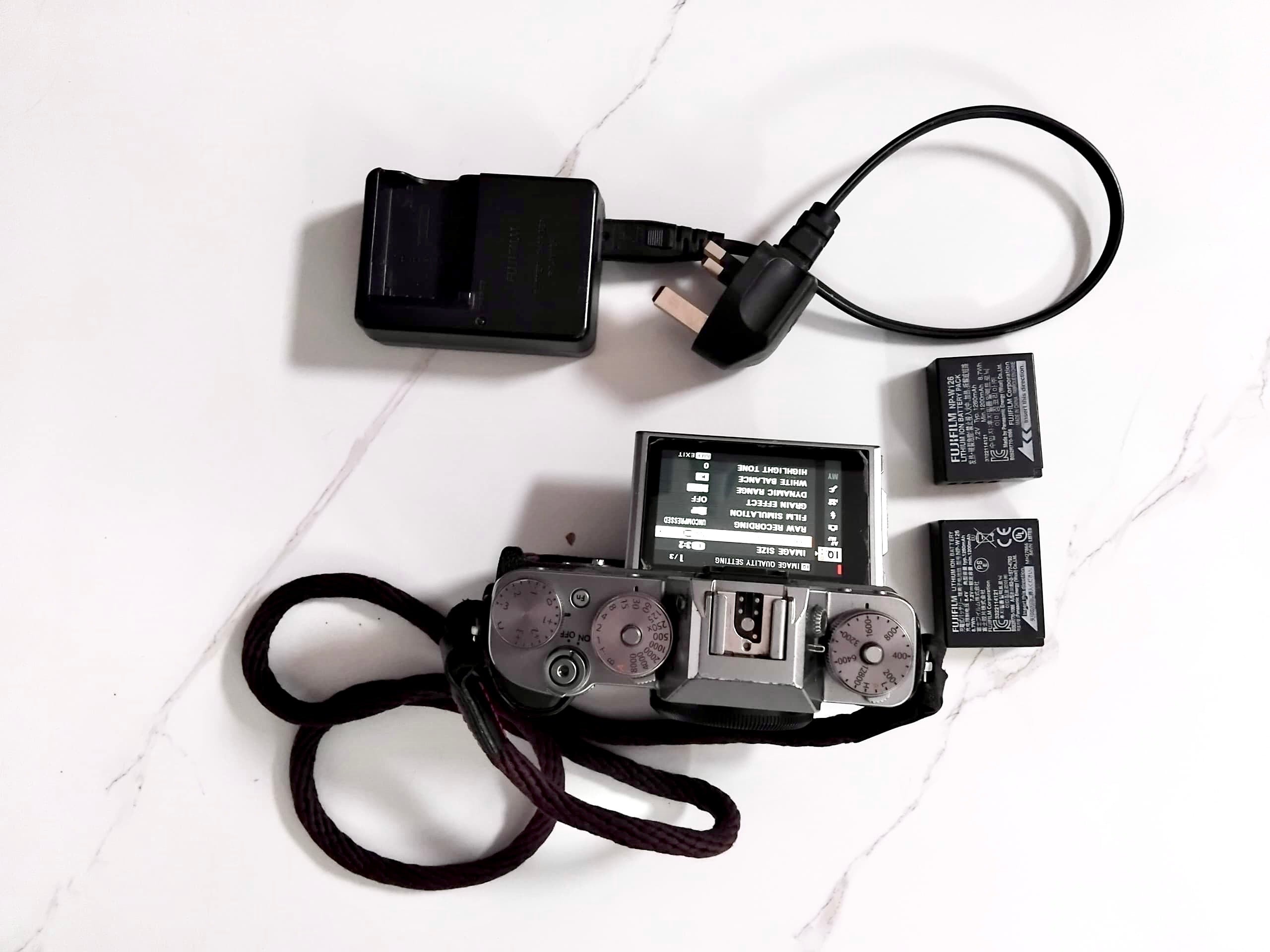 FUJIFILM XT2 CAMERA BODY