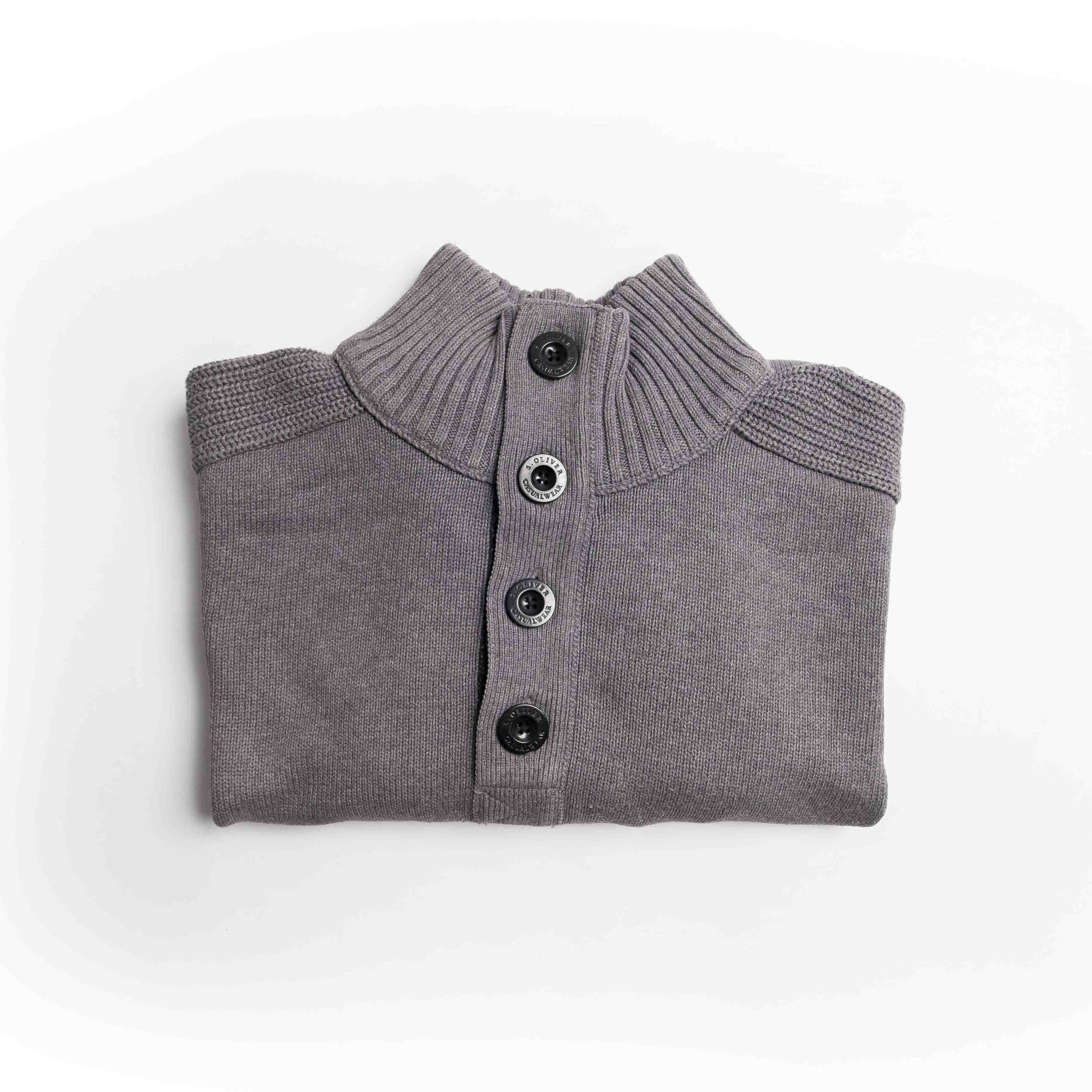 Thick Button neck Sweater